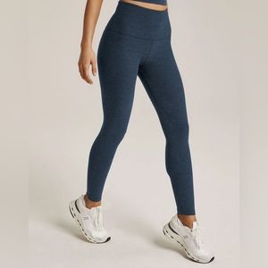 Beyond Yoga 7/8 navy leggings